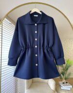 شميز حريمي طويل بأزرار - جاكيت خفيف بياقة كلاسيكية ورباط شد على الوسط بقصة واسعة ومحتشمة ✨ - Image 6